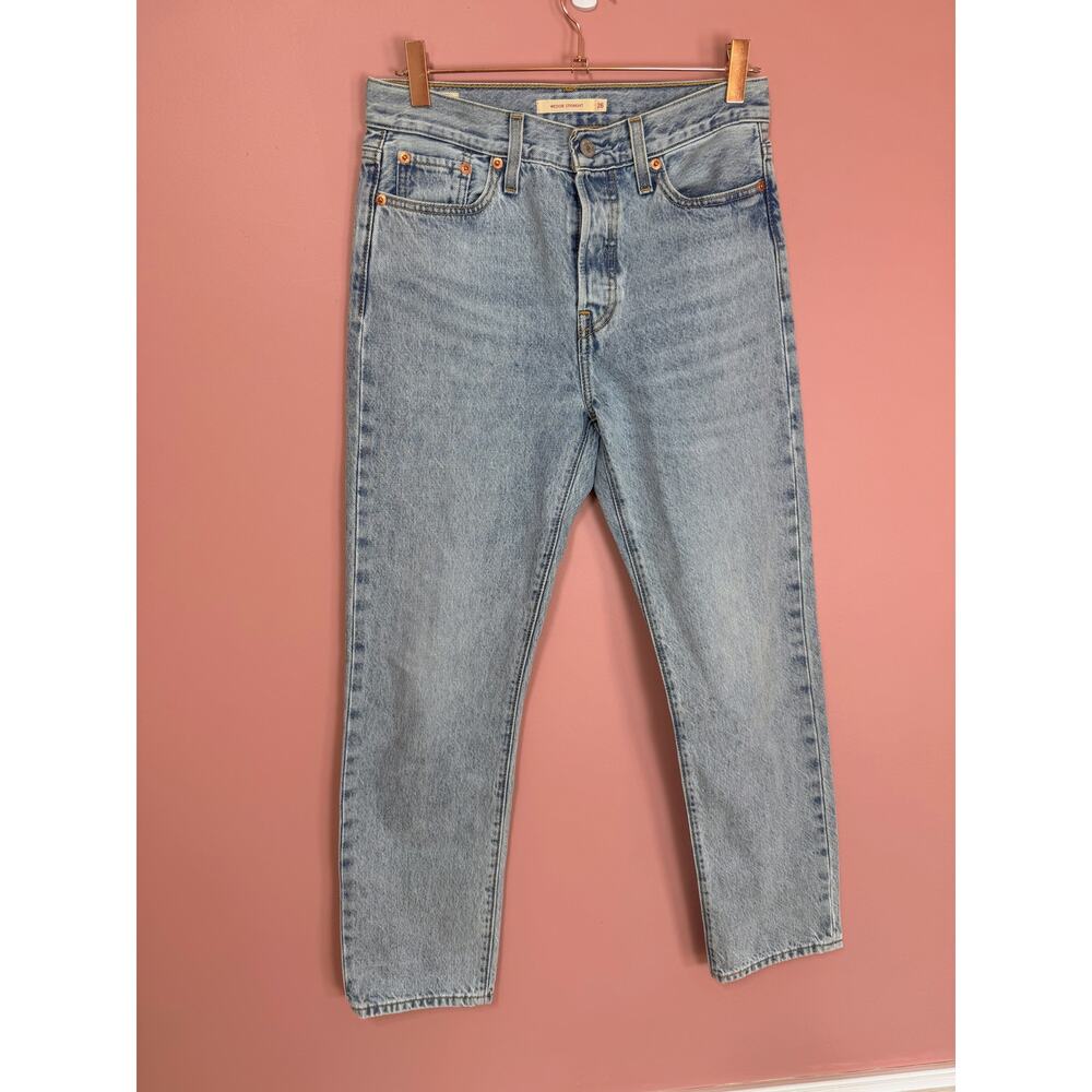 NEW Levi's Wedgie Straight Jeans Light Wash Size 26 - Picture 3 of 5